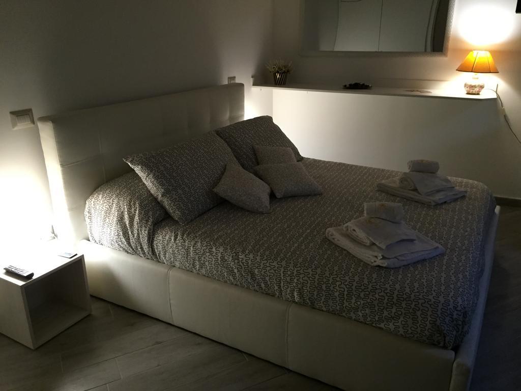 Petros Room Camere Salerno Rum bild
