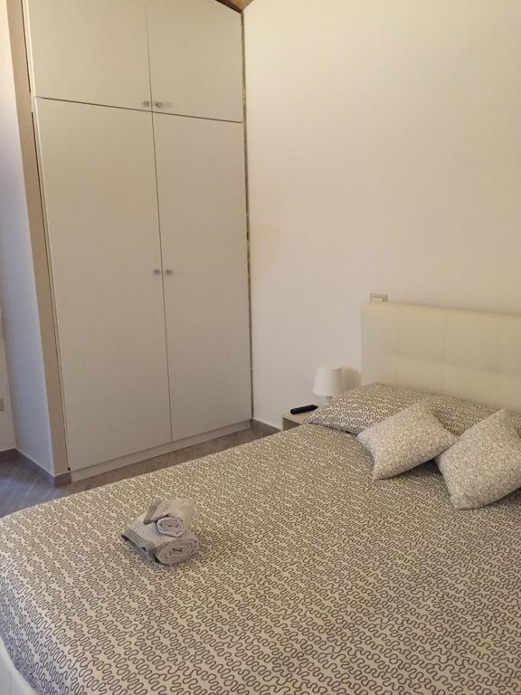 Petros Room Camere Salerno Rum bild