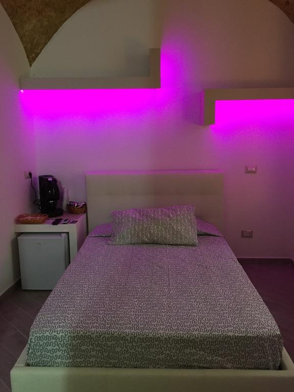 Petros Room Camere Salerno Rum bild