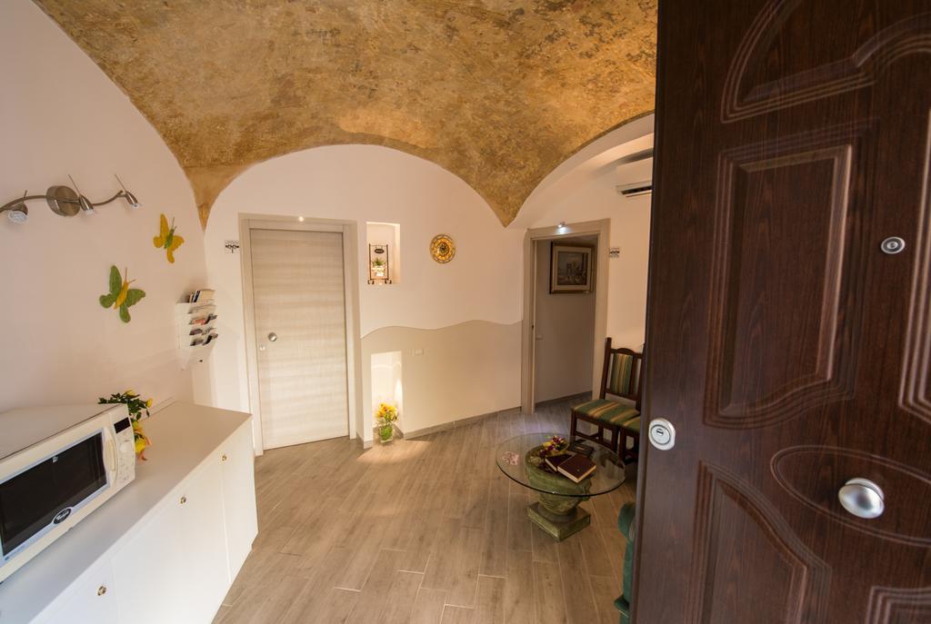 Petros Room Camere Salerno Exteriör bild