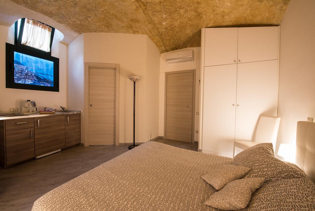 Petros Room Camere Salerno Exteriör bild